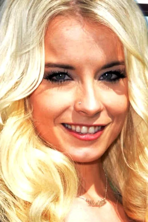 Chris Hilton ha trabajado con Mia Magma en 2 ocasiones