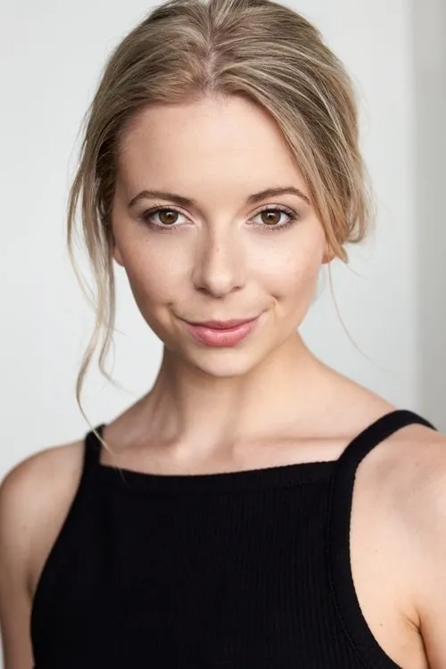 Mia Milnes — personaje: Lily Reegan