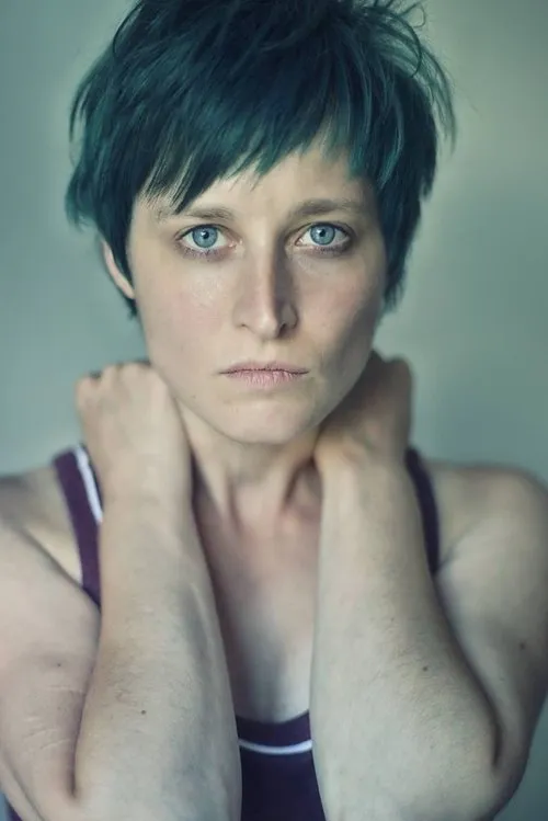 Mica Bara en su biografía y filmografía