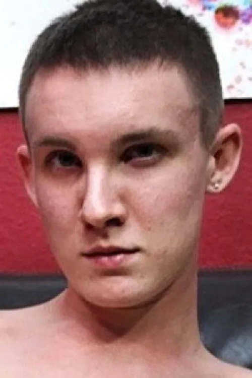 Miccah Cowell interpretando a 