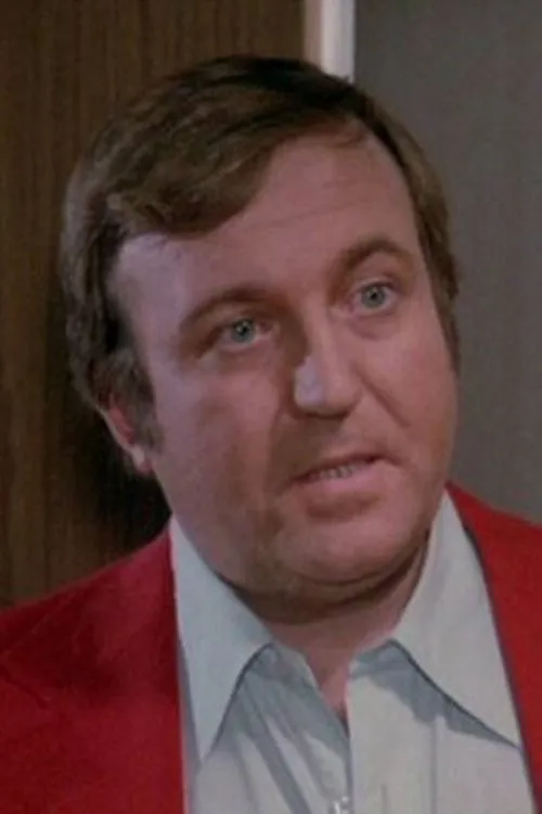 Michael Alldredge interpretando a Mother Malone