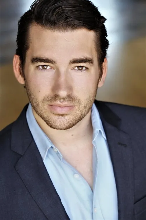 Michael E. Pitts interpretando a Steven Flanigan