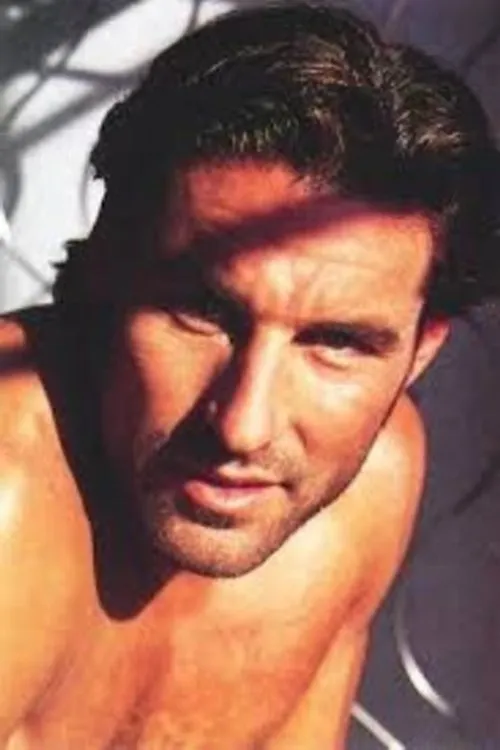 Michael George interpretando a Eric