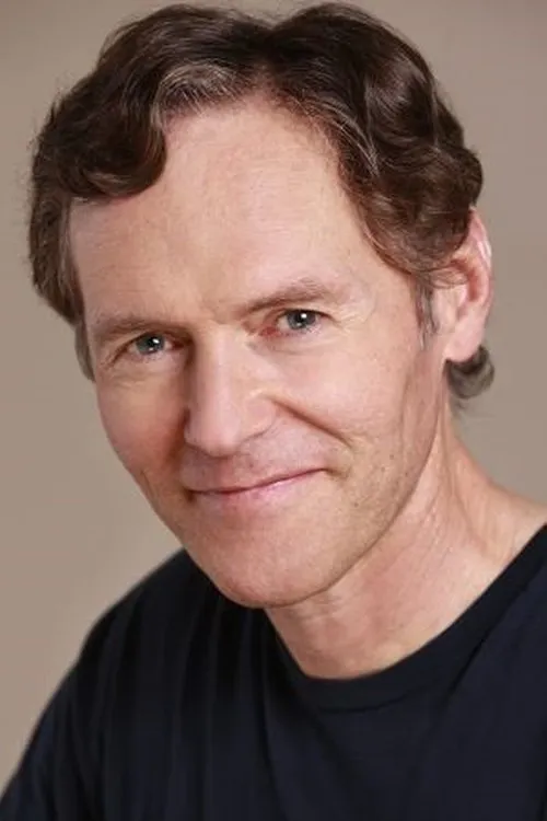 Foto de perfil del actor Michael Gough en el reparto