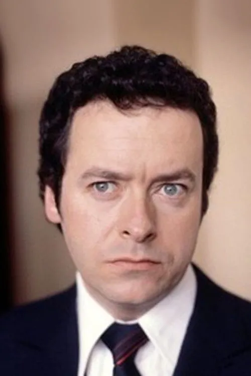 Michael Harbour interpretando a Anthony