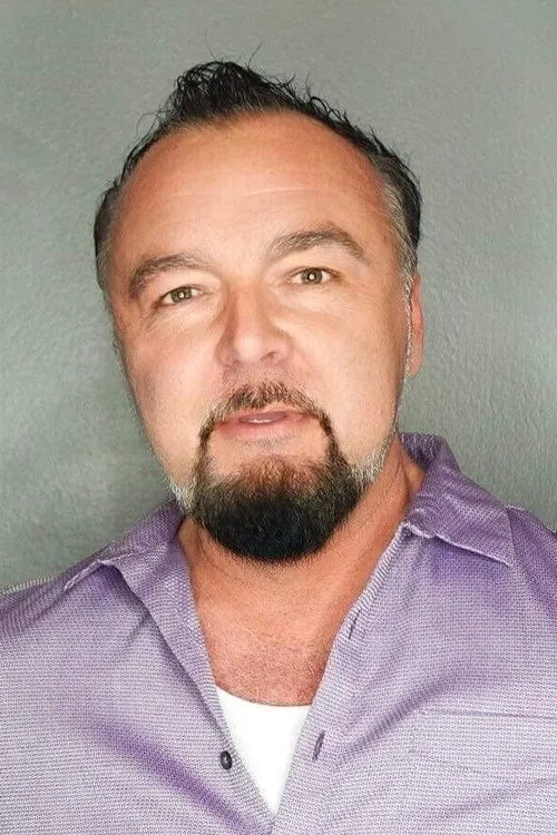 Calhoun Koenig ha trabajado con Michael James Alexander en 3 ocasiones