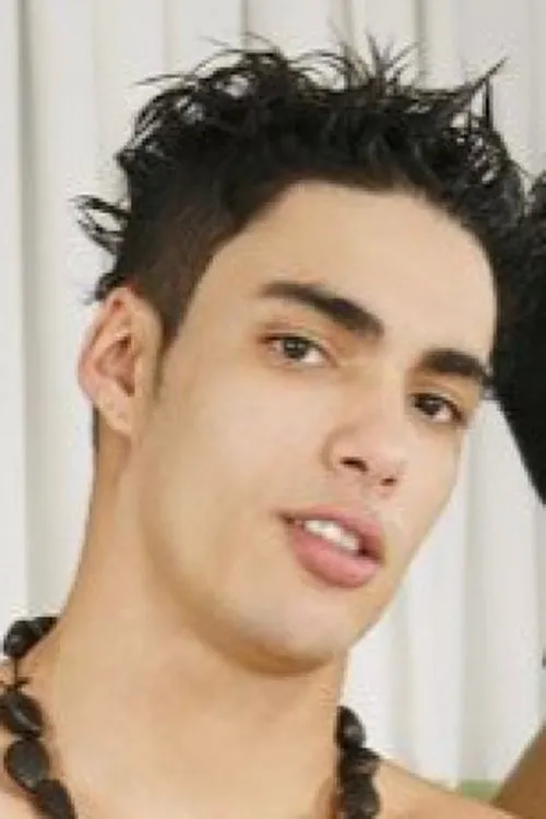 Michael Maion interpretando a