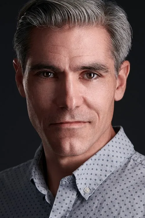 Isaiah Stratton ha trabajado con Michael Mau en 1 ocasiones