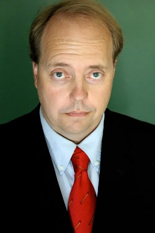 Michael McCafferty interpretando a Officer Collins