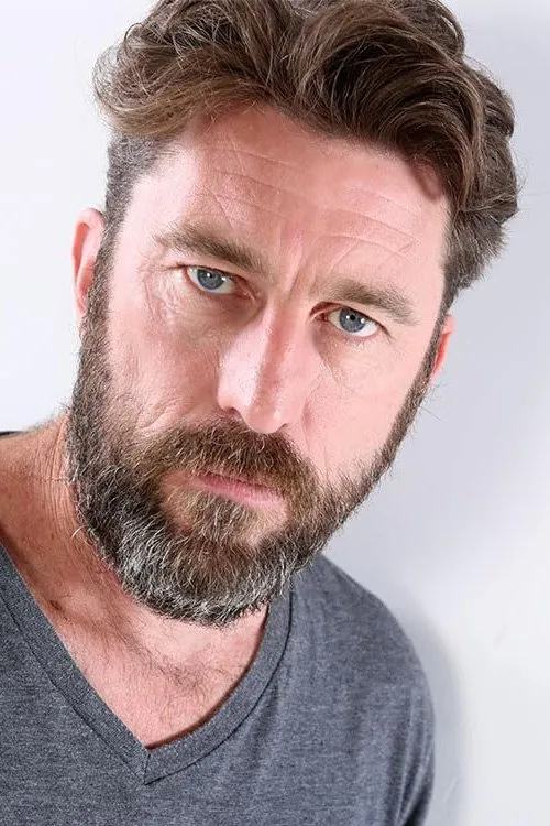 Michael O'Malley interpretando a Strawberry Jim