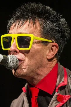 Nick Vahlberg ha trabajado con Michael 'Olga' Algar en 1 ocasiones