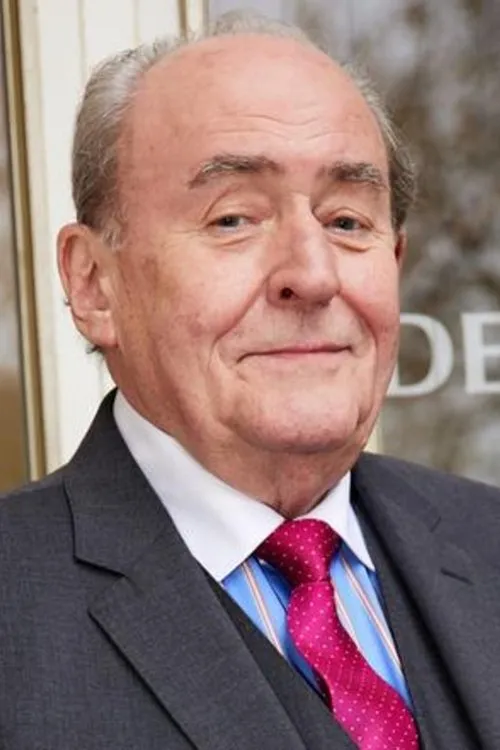 Michael Prelle interpretando a Dr. Meitinger