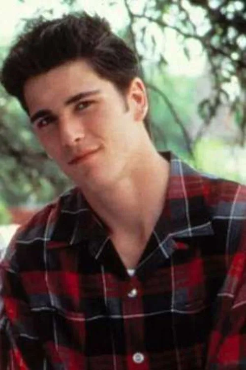 Michael Schoeffling interpretando a Matt