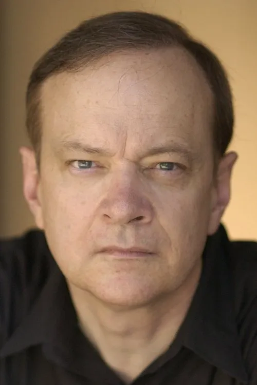 Michael Sollenberger interpretando a Station Owner