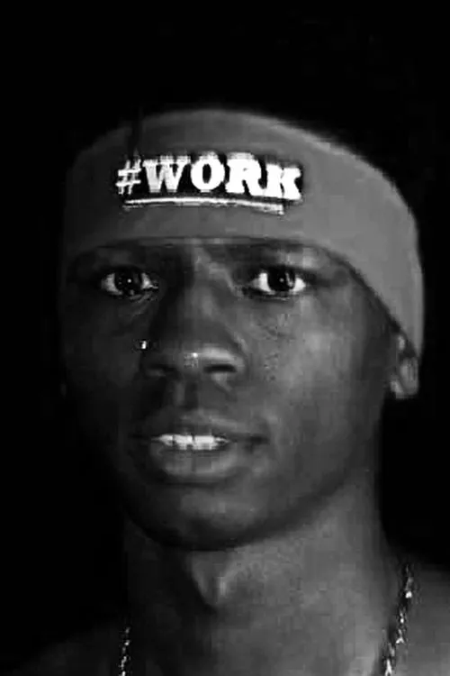 Michael Williams Jr interpretando a Self