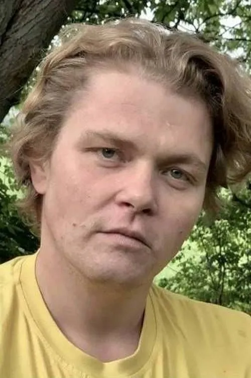 Michał Filipiak interpretando a 