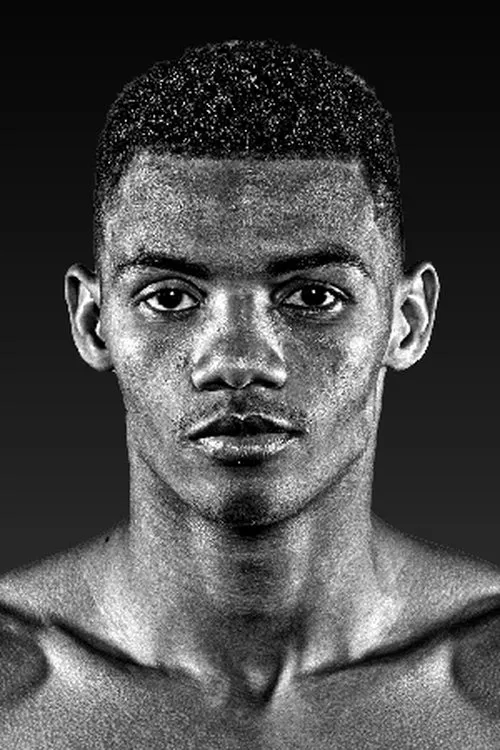 Michel Rivera interpretando a Self