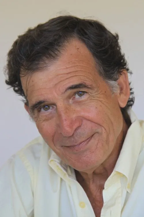 Michel Rocher interpretando a Albert