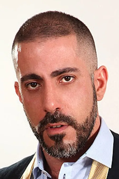 Delta Kobra ha trabajado con Michel Rudin en 3 ocasiones