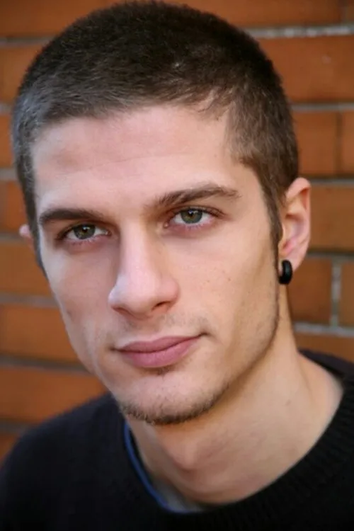 Michelangelo Ciminale interpretando a Vittorio