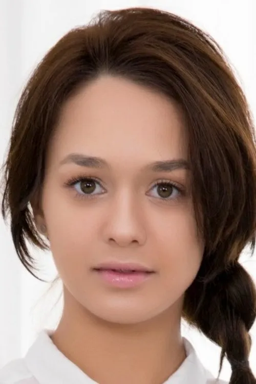 Michelle Can interpretando a (archive footage)