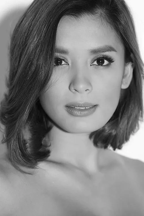 Michelle Madrigal — personaje: Maya