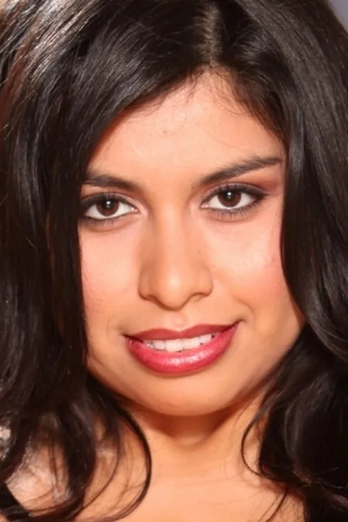 Michelle Rica interpretando a (archive footage)