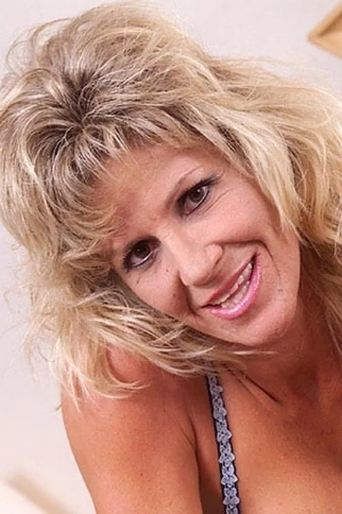 Logan ha trabajado con Michelle St. James en 1 ocasiones