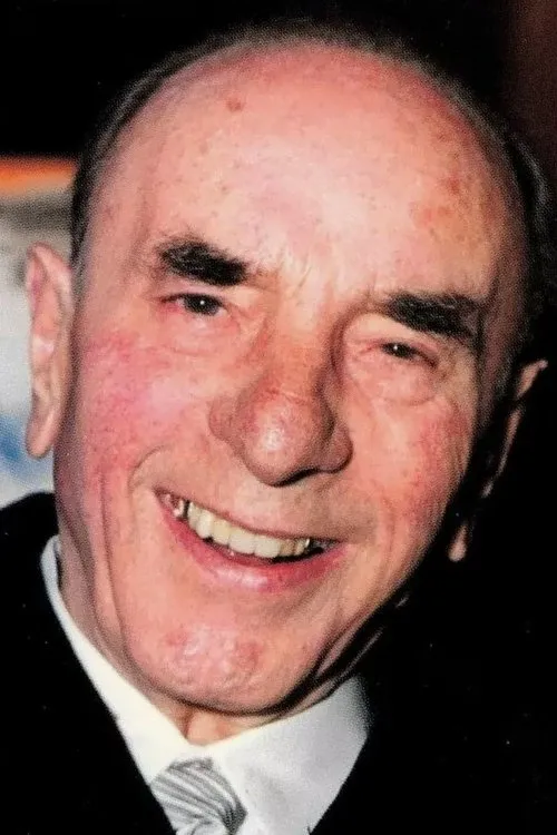 Michl Lang interpretando a Zotz