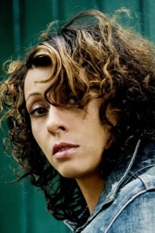 Michou Pascale Anderson interpretando a Verletzte Frau