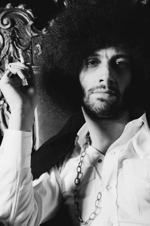 Mick Farren interpretando a Self