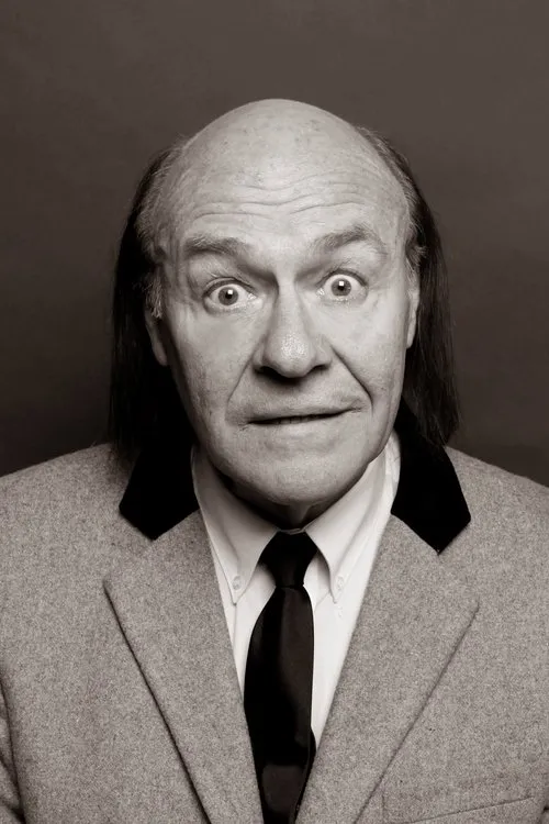 Ray Kingsley ha trabajado con Mick Miller en 1 ocasiones