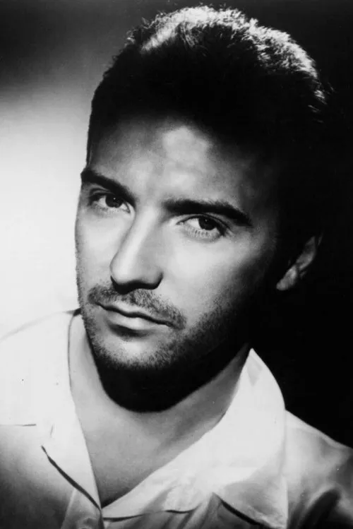 Caroline Crowther ha trabajado con Midge Ure en 2 ocasiones