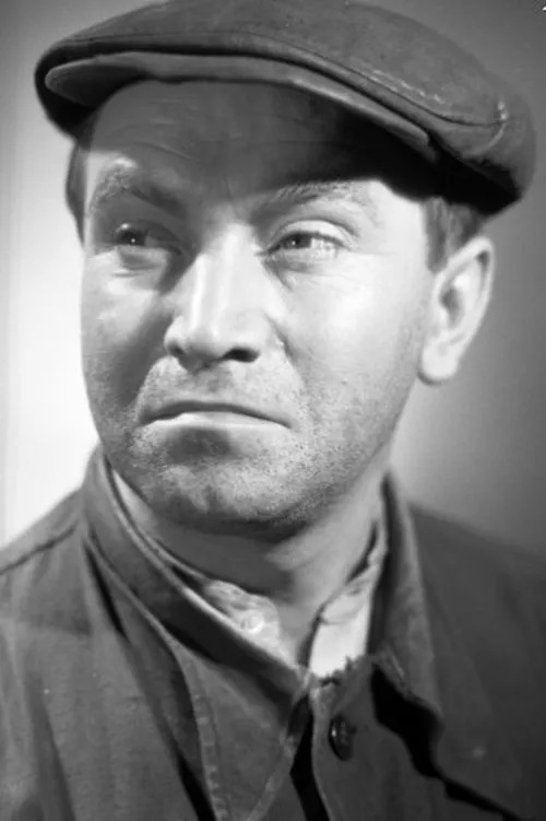 Eliasz Kuziemski ha trabajado con Mieczysław Łoza en 11 ocasiones