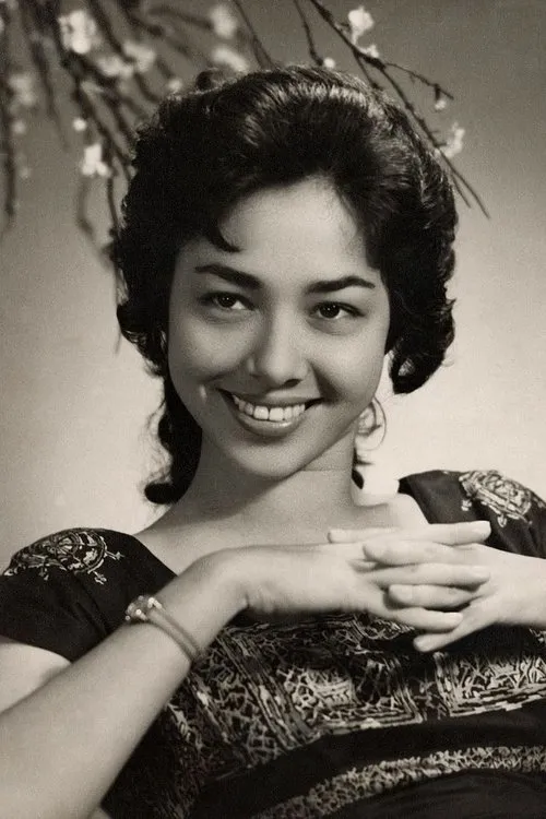 Mieke Wijaya interpretando a 