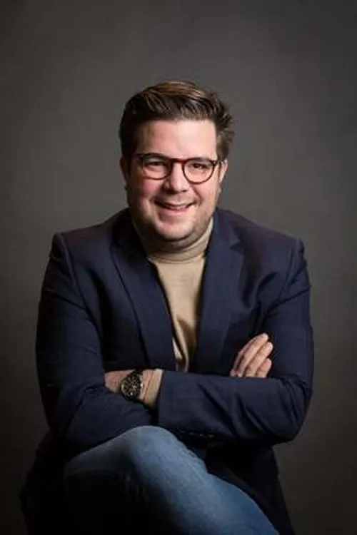 Miguel Herrera interpretando a Gas Station Cashier