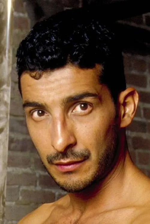 Pete Ross ha trabajado con Miguel Leonn en 4 ocasiones