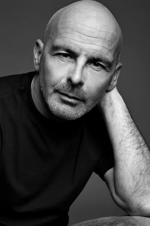 Miguel Melo interpretando a Dante