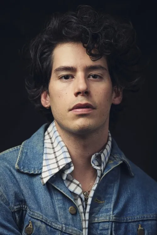 Miguel Pinzon interpretando a Marlon