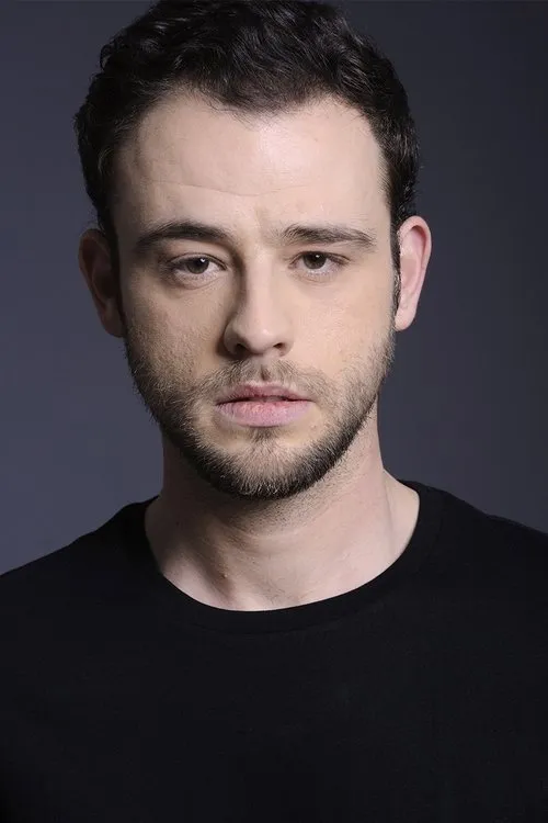 Sara Butler ha trabajado con Miguel Santiago en 1 ocasiones