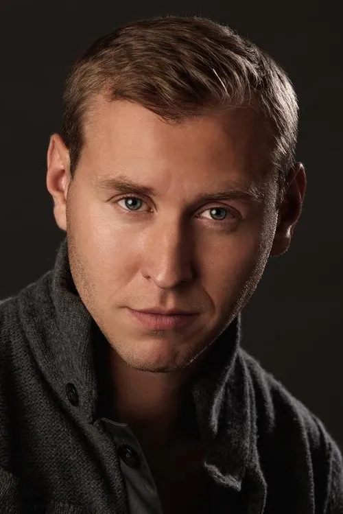 Михаил Тарабукин interpretando a ??????