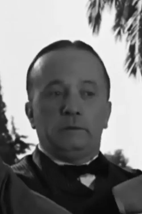 Mihalis Kalogiannis interpretando a