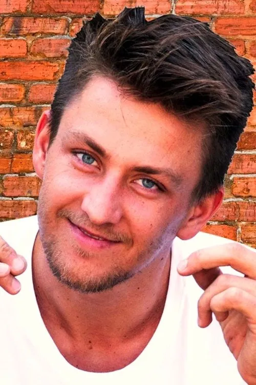 Cairo Foster ha trabajado con Miika Adamov en 3 ocasiones