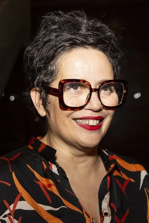 Mika Lins — personaje: Luísa