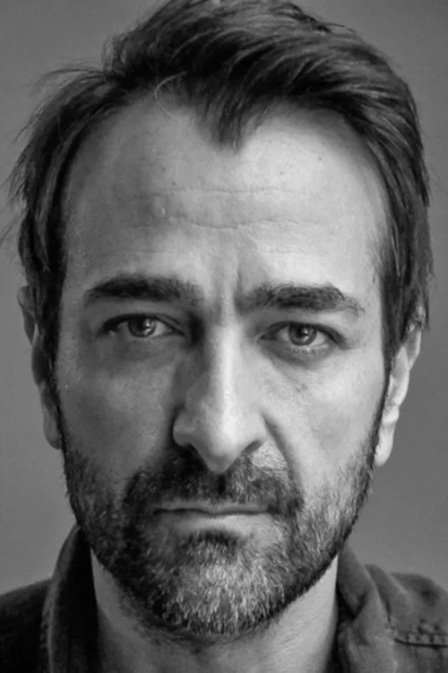 Mikaël Fitoussi — personaje: Pascal Renart