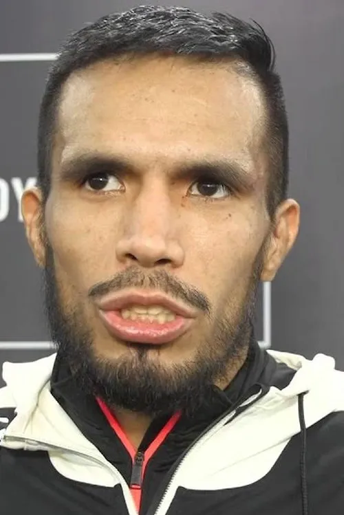 Darrell Montague ha trabajado con Mike De La Torre en 1 ocasiones