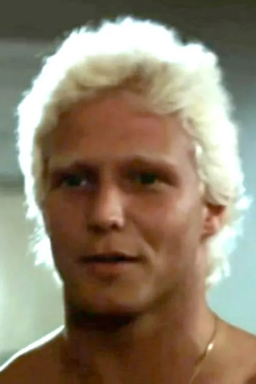 Mike Montana interpretando a Giglio