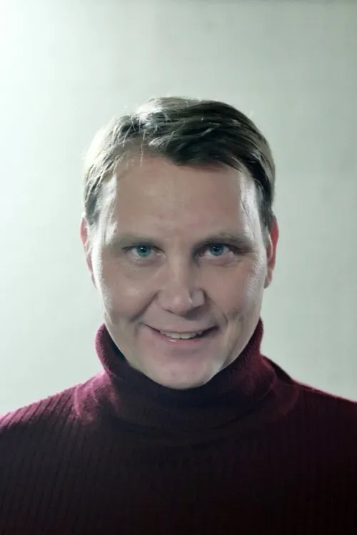 Mike Müller interpretando a Daniel