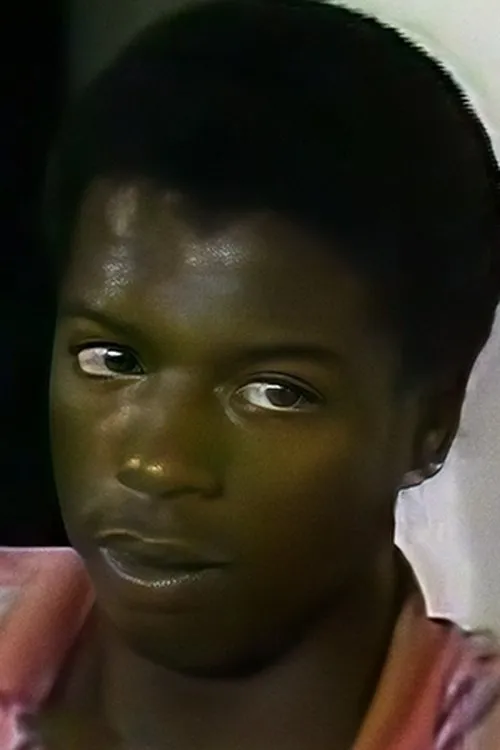 Mike Polk interpretando a Guard