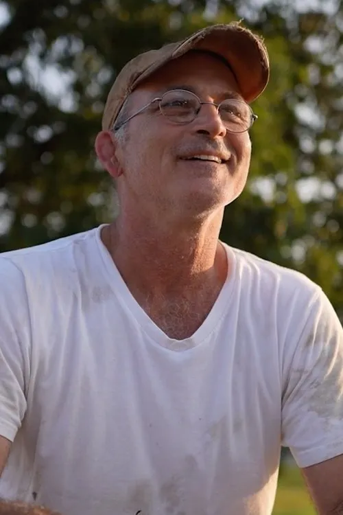 Mike Sheets interpretando a Self